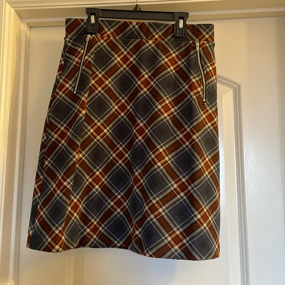 Le Lis Plaid Skirt